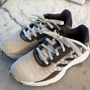 Adidas kids golf shoes size 2 1/2